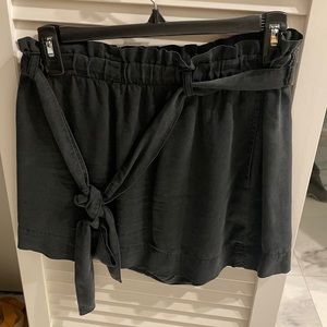 Bella Dahl flowy shorts